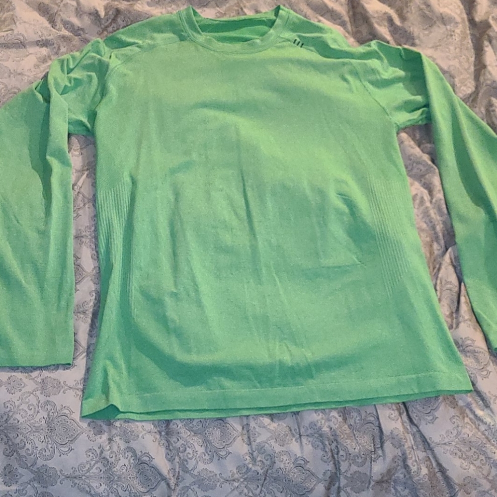 Long sleeve Lululemon shirt